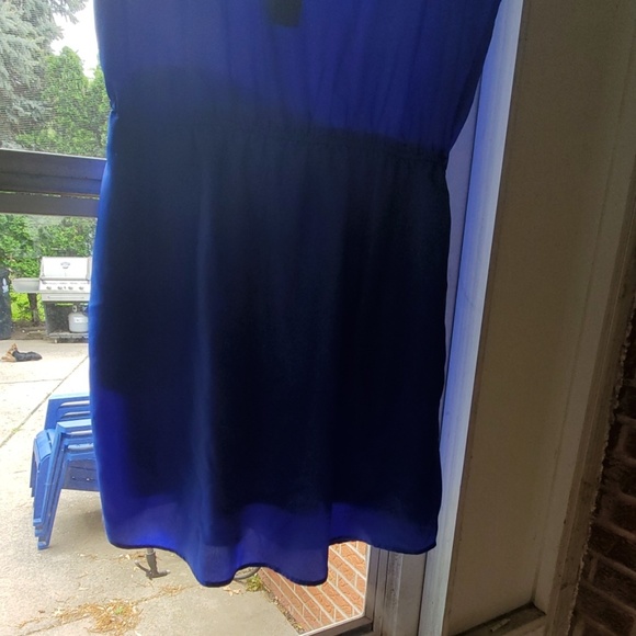 Dress - Picture 2 of 8